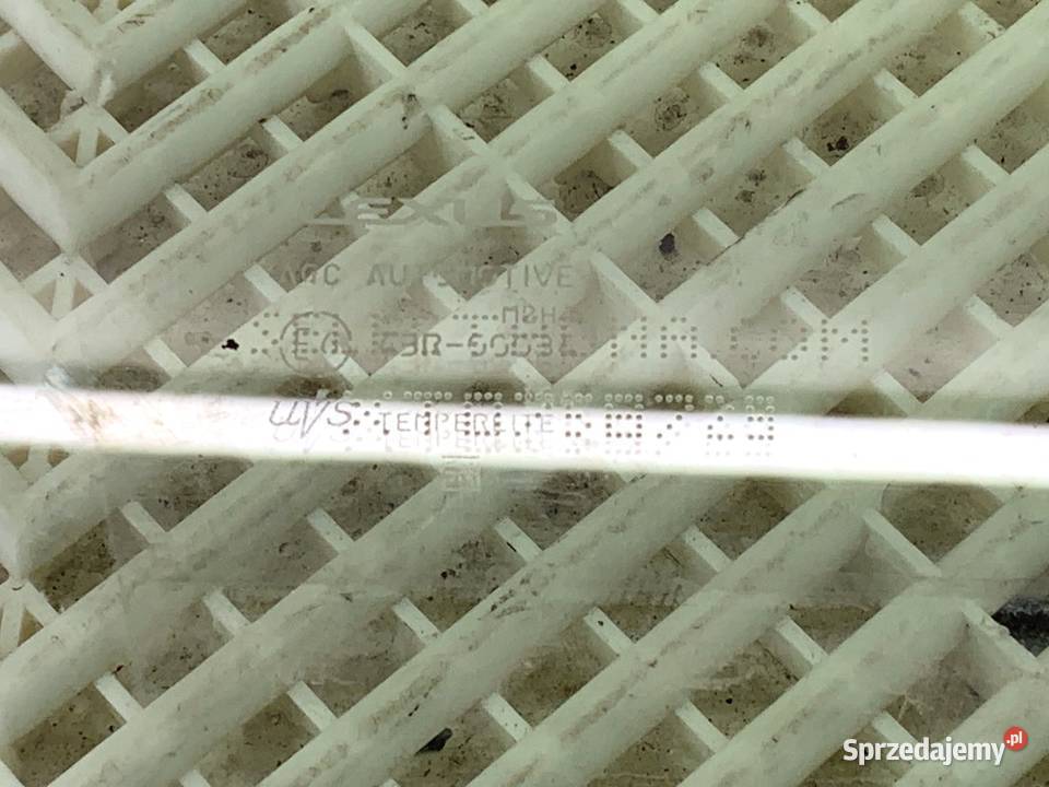 SZYBA PRAWY PRZÓD LEXUS LBX Crossover