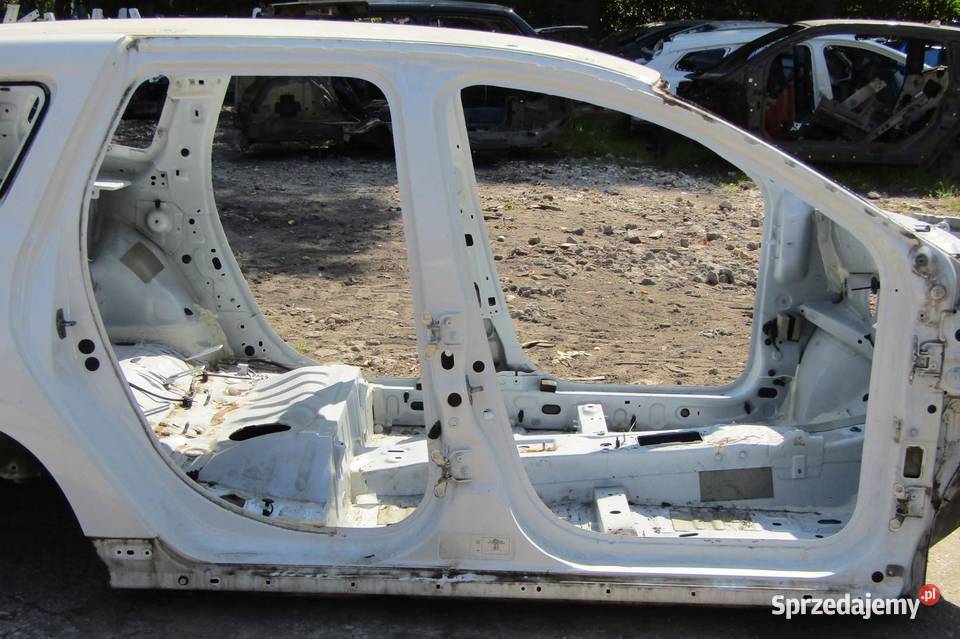 PRÓG SŁUPEK PRAWY BOK OV369 DV369 DACIA DUSTER sprzedam