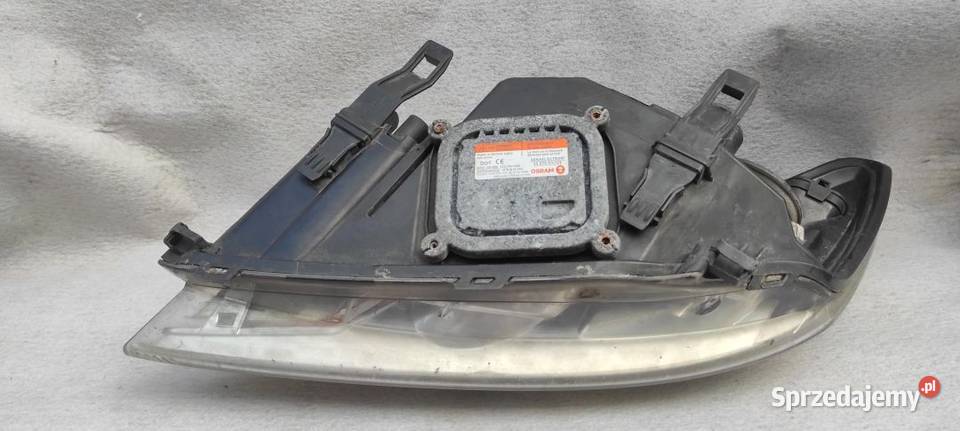 Lampa przednia REFLEKTOR XENON PRAWY FORD FOCUS osobowe świętokrzyskie Włoszczowa