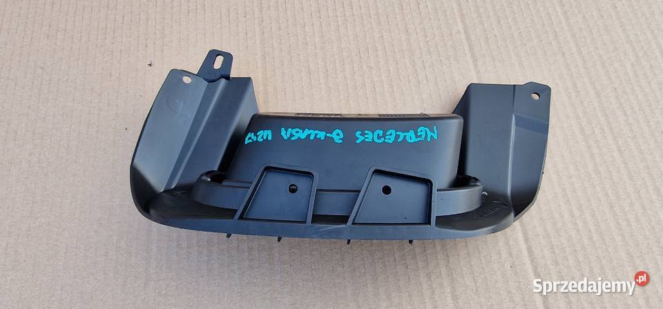 MERCEDES GLA H247 KOŃCÓWKA WYDECHU PRAWA dostawcze sprzedam