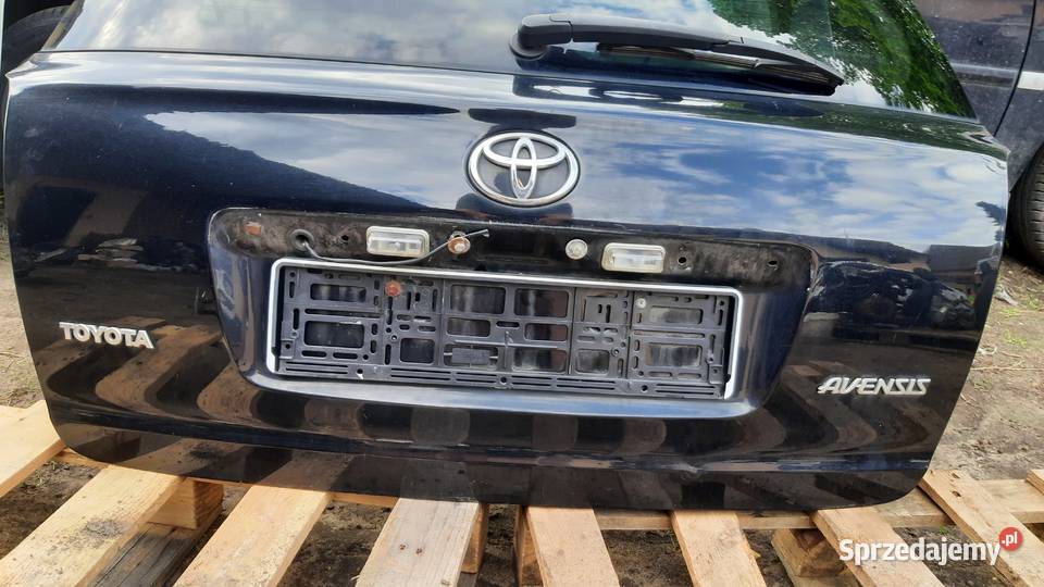 klapa bagażnika zderzak z PDC Toyota Avensis t25