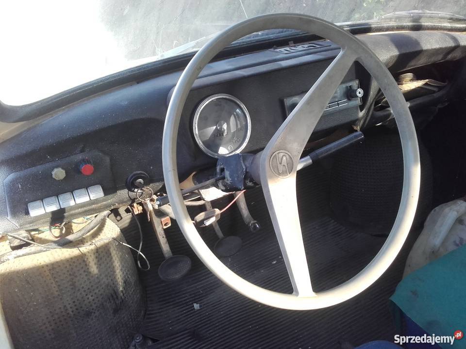 Trabant 600 z papierami uszkodzony Tarnowskie Góry