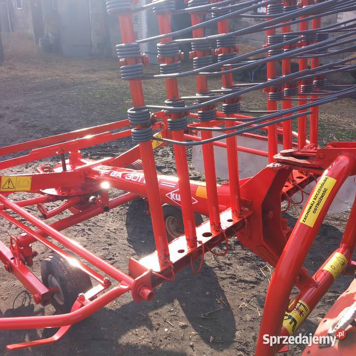 Zgrabiarka Kuhn 32 Kuhn Baboszewo sprzedam