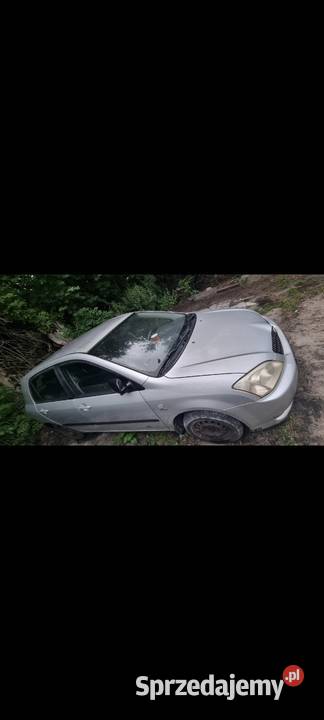 Toyota corolla e12 hatchback benzyna Rok produkcji 2002 mazowieckie