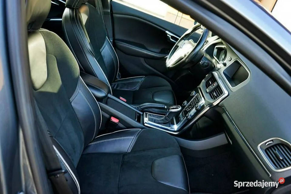 Volvo V40 16D2 NAVI alu R18 automat 2014r II lakier metallic mazowieckie Płock sprzedam