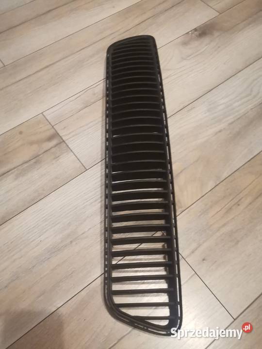 SKODA FABIA 1 LIFT ŚRODKOWA KRATKA ZDERZAKA osobowe Międzychód sprzedam