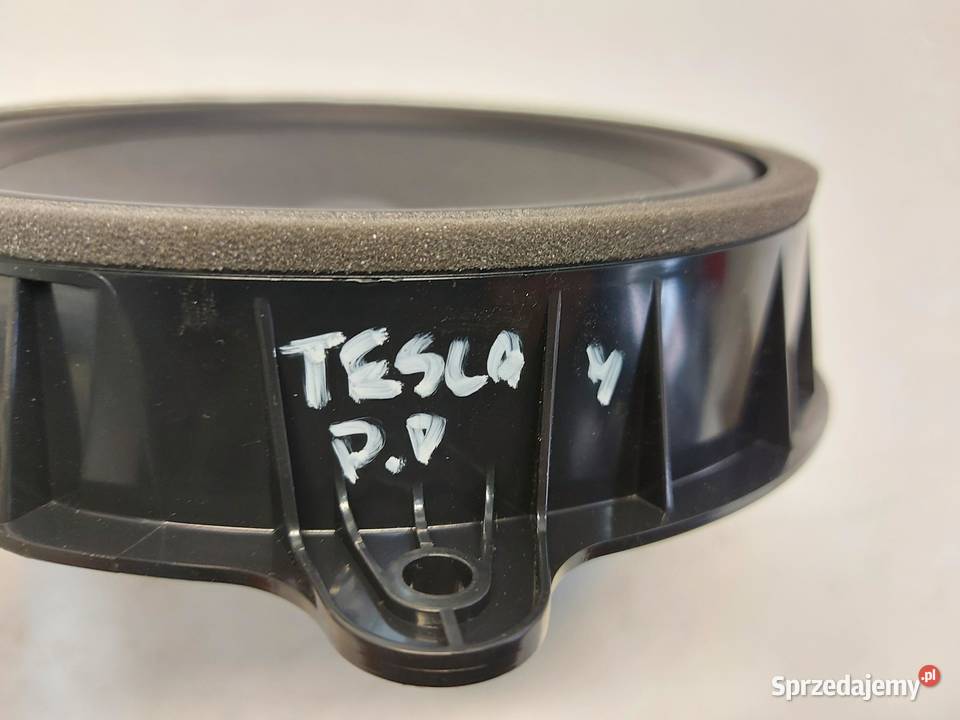 TESLA MODEL Y 2024r WZMACNIACZ GŁOŚNIKI ZESTAW
