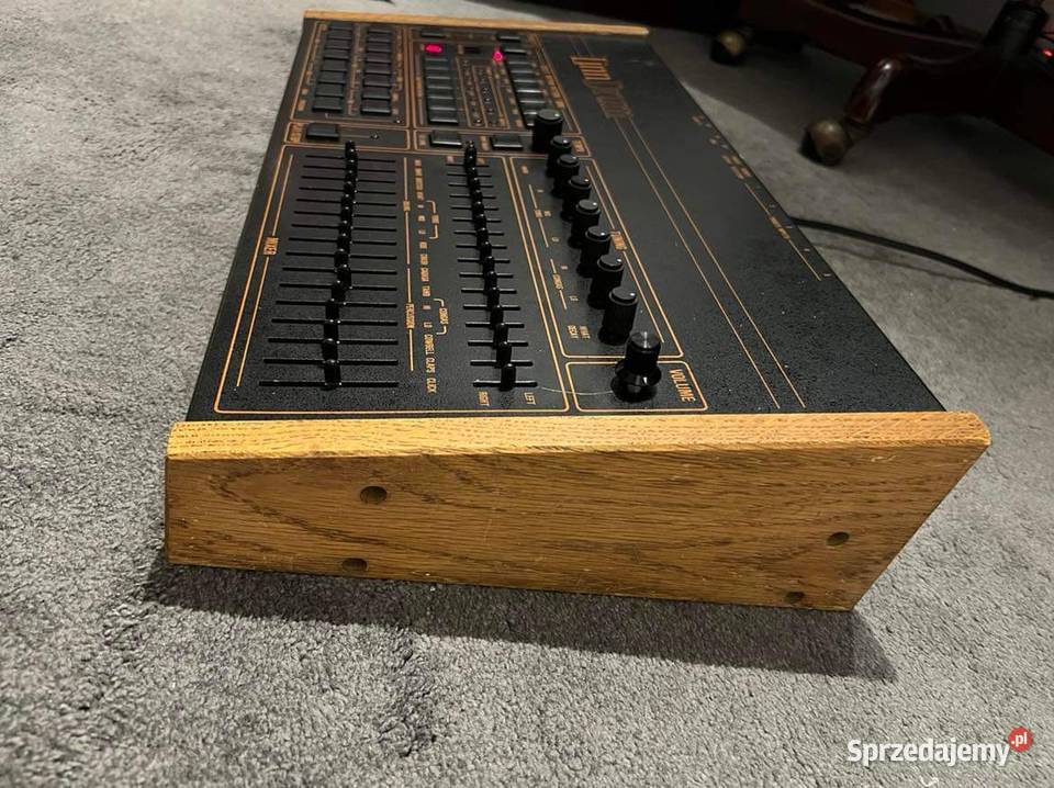 Legendarny LinnDrum LM 2 1980 Automat Perkusyjny Elektronika Łomża