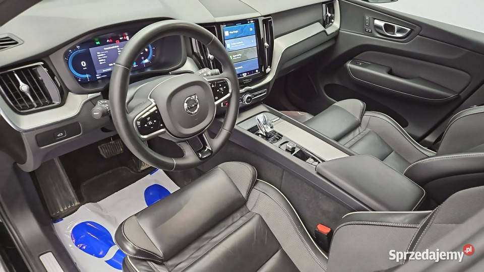 Volvo XC 60 B4 D Plus Dark aut Z Polskiego 197KM mazowieckie Warszawa