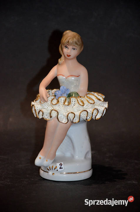 Figurka Porcelana region Alba Iulia Rumunia Porcelana i szkło wielkopolskie Środa Wielkopolska