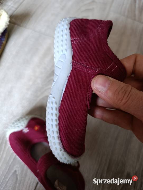 kapcie buty dziewczęce rozmiar 22 długość sprzedam