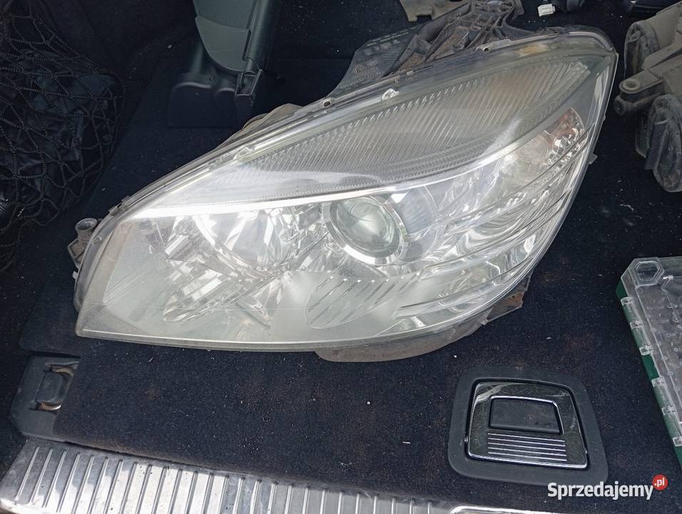 Mercedes Benz w204 części c792 Rok produkcji 2008 Świnki