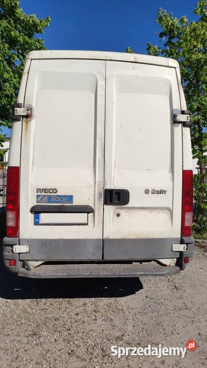 Iveco Daily 2000 przegląd do maj 2027 w całości Rok produkcji 2000 Złotów