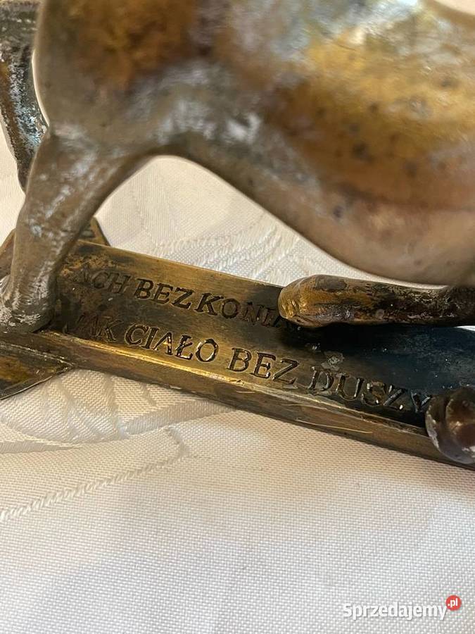 Mosiężna figurka konia