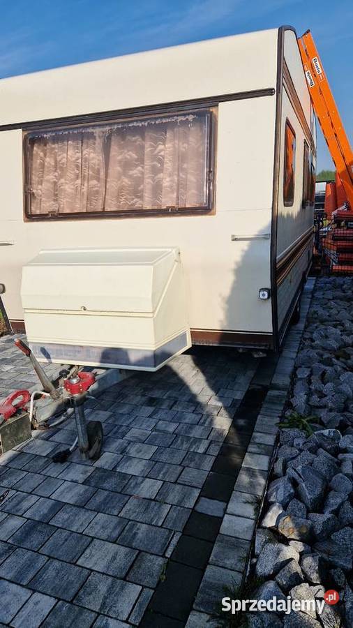 Przyczepa kempingowa czteroosobowa Lux Namysłów