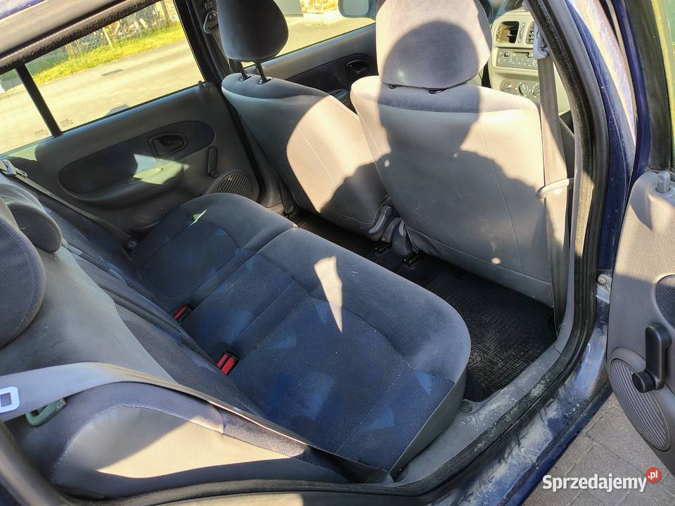 Renault Clio 14 1999r sprawny przegląd do marca granatowy Czmoń