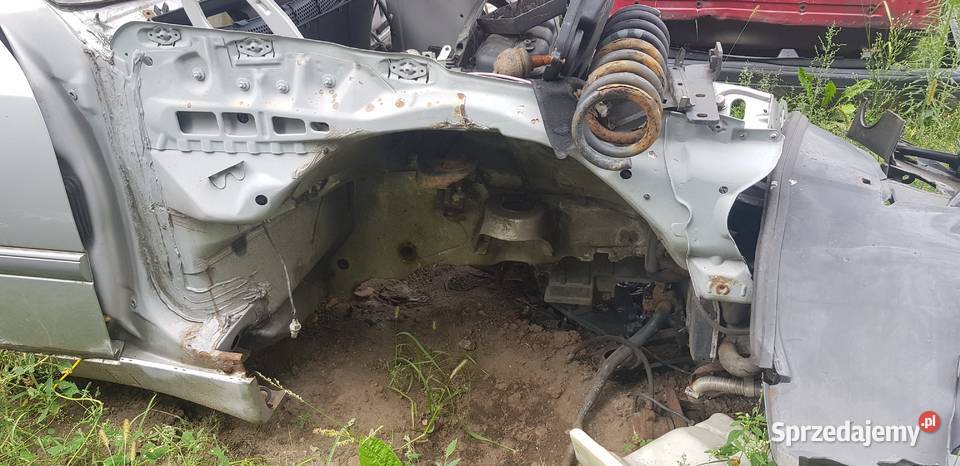 Mercedes W202 cwiartka prawa