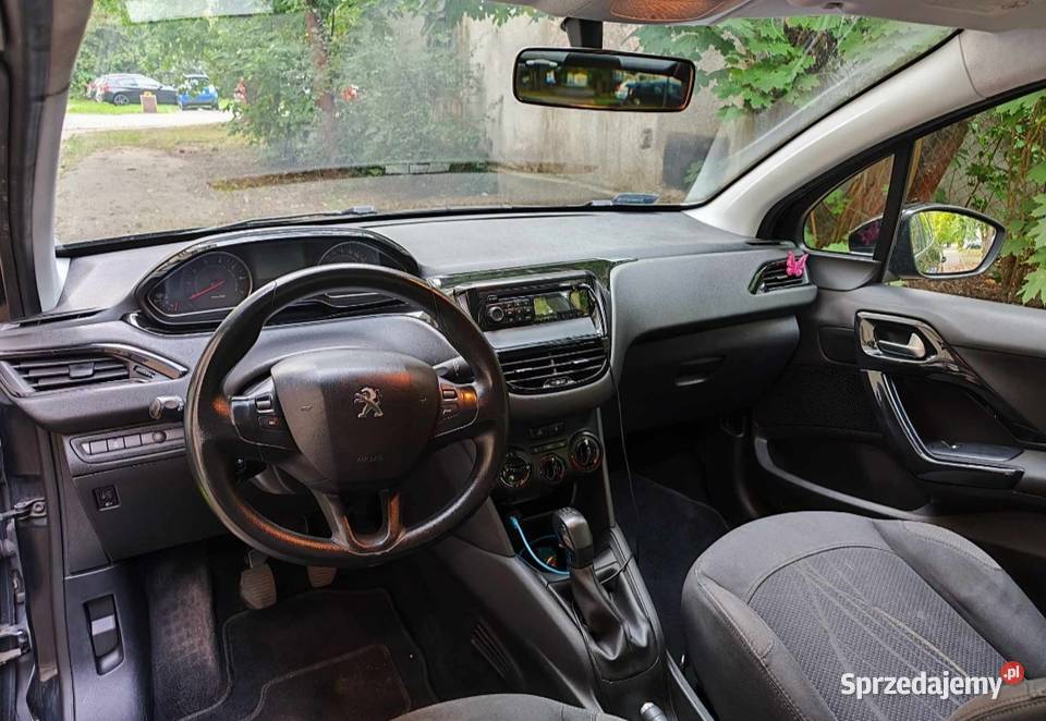 Peugeot 208 12 vti 82 2013 polski salon nieuszkodzony Łódź
