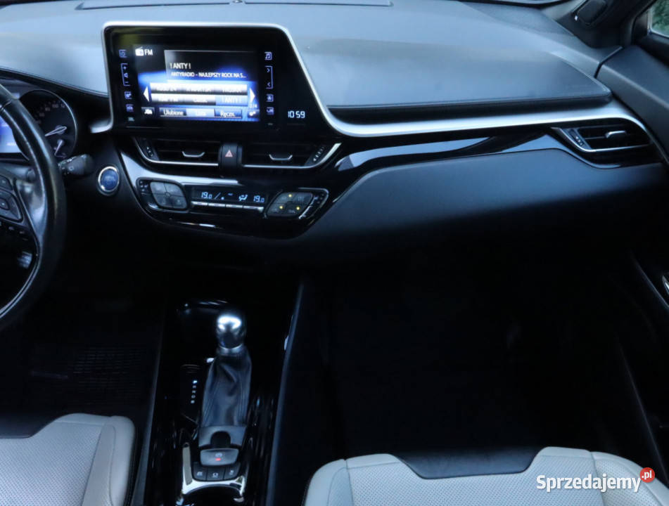 Toyota CHR 18 Hybrid skórzana tapicerka sprzedam