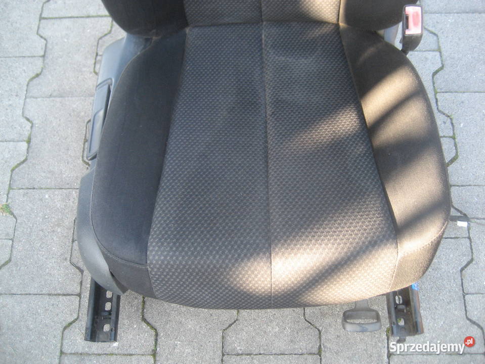 vw passat b6 0510r siedzenie fotel przód prawe osobowe wielkopolskie Rakoniewice