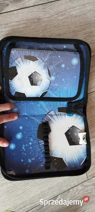 piórnik szkolny piłka Poznań