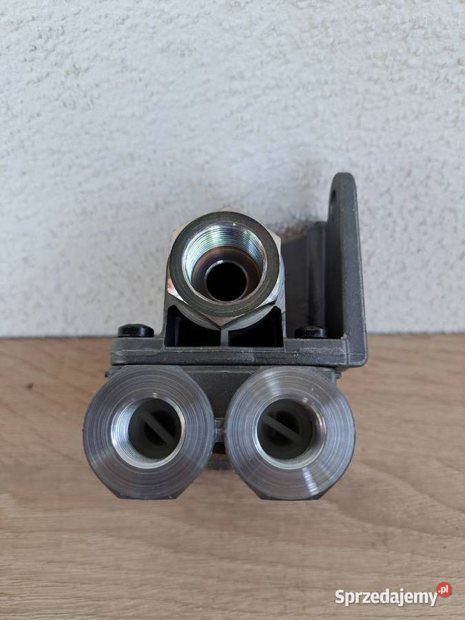 Zawór szybkiego odpowietrzania Wabco 9735000510 Niwka