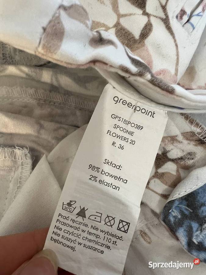 Spodnie cygaretki garniturowe białe kremowe w Spodnie Jasło