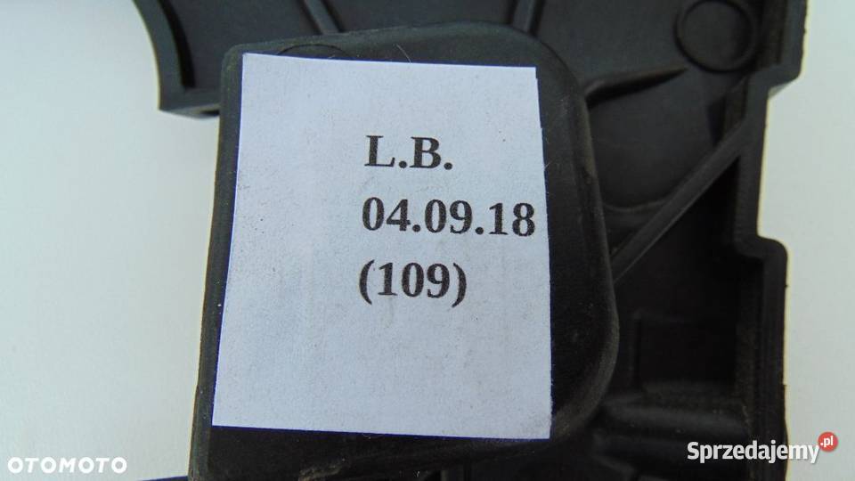 ŚLIZG ZDERZAKA TYŁ PRAWY LEWY AUDI A4 B9 osobowe Nowy Tomyśl
