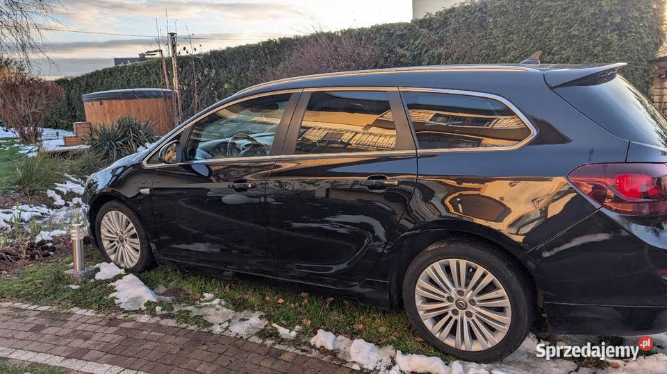 Opel Astra J Sports Tourer 16T 180 uszkodzona nawigacja