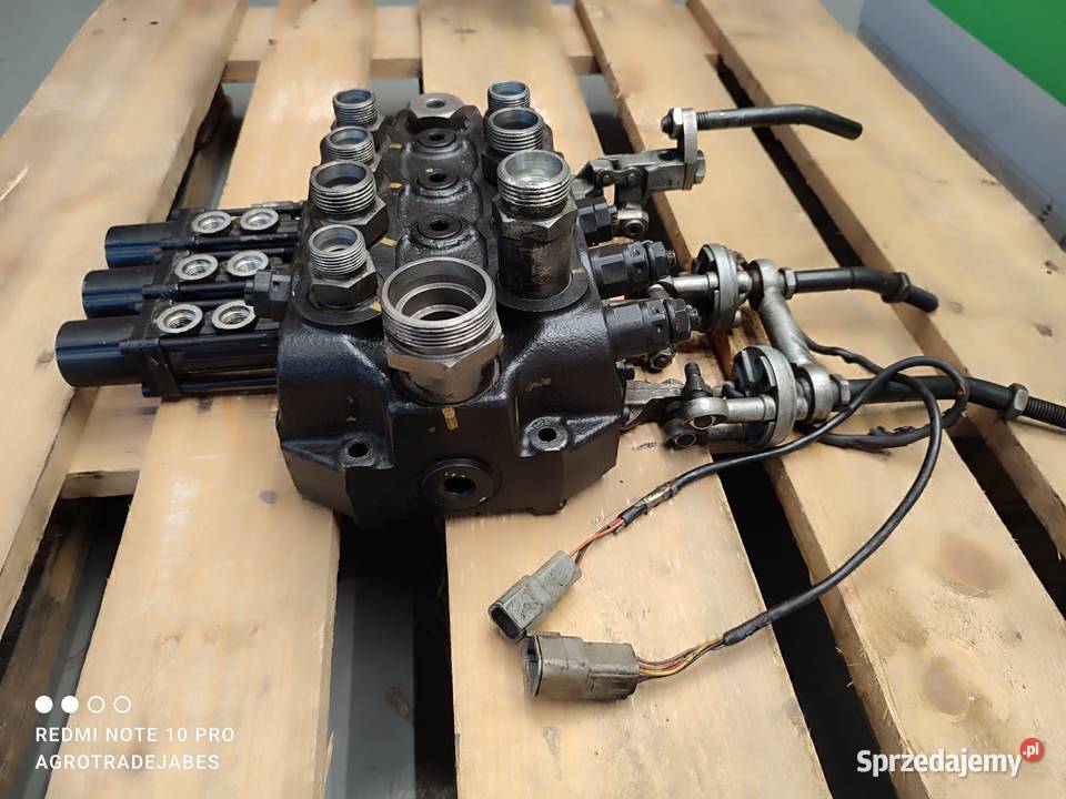 Rozdzielacz 7GHI514095 AMMANN Manitou MLT 627 Wilkowo