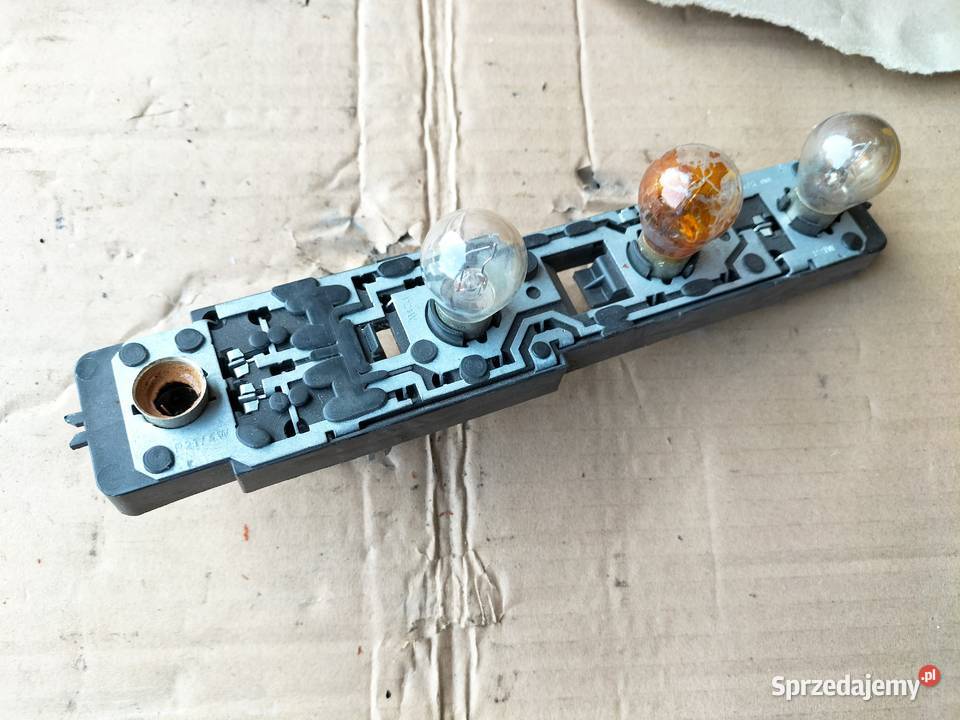 Opel Omega B KOMBI 14357700 WKŁAD LAMPY TYŁ Kamień-Kolonia