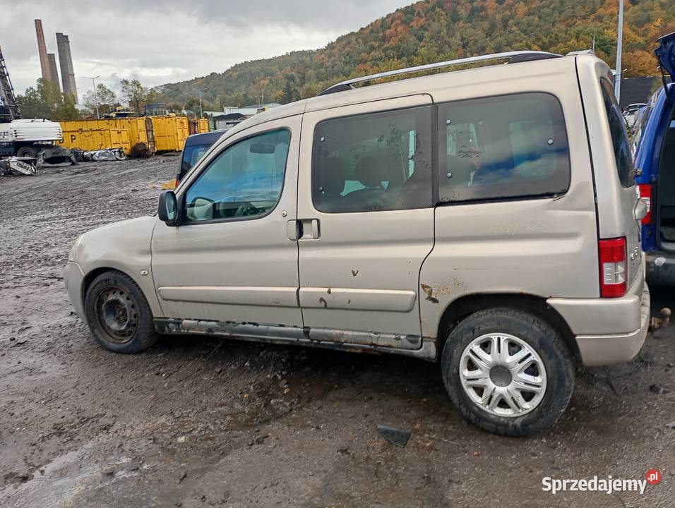 Citroen Berlingo lift 16 HDI klapa tylna części dolnośląskie Wałbrzych