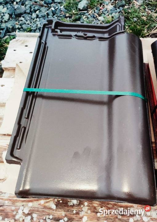 Dachówki skrajne Roben Piemont kolor Brąz połysk dolnośląskie Środa Śląska