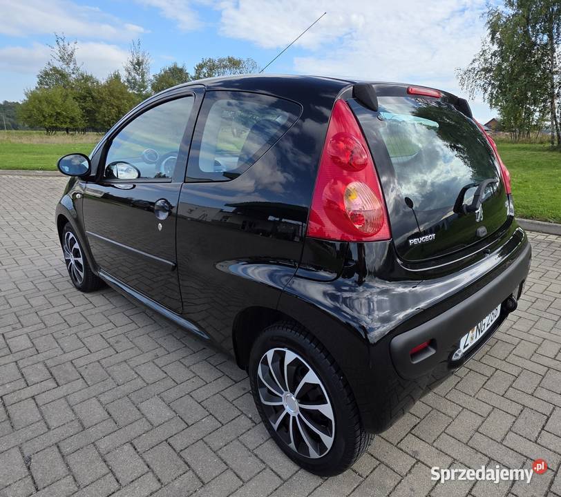 Peugeot 107 2009 Skórzane fotele z alkantara sprowadzony