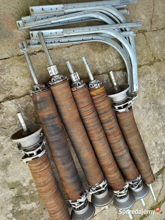 Brama segmentowa garażowa 300x350 przemysłowa garażowa Ogrodzenia i bramy Przemyśl