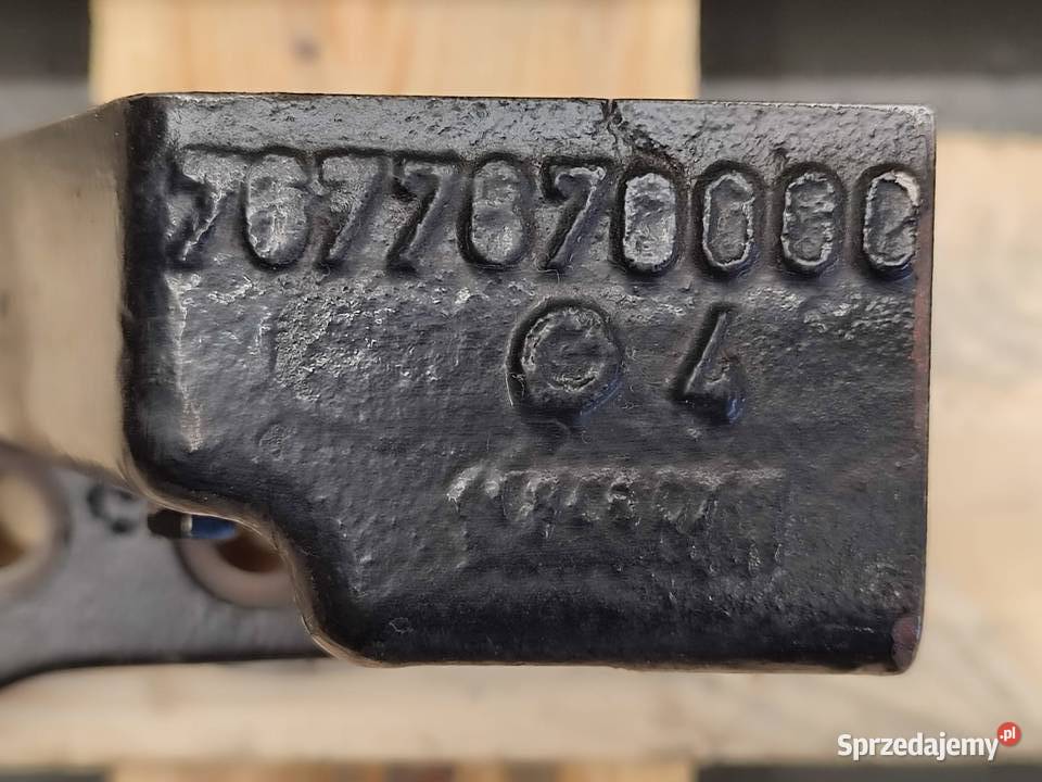 Mocowanie łapa silnika 7677670000 Massey Pozostałe Wilkowo