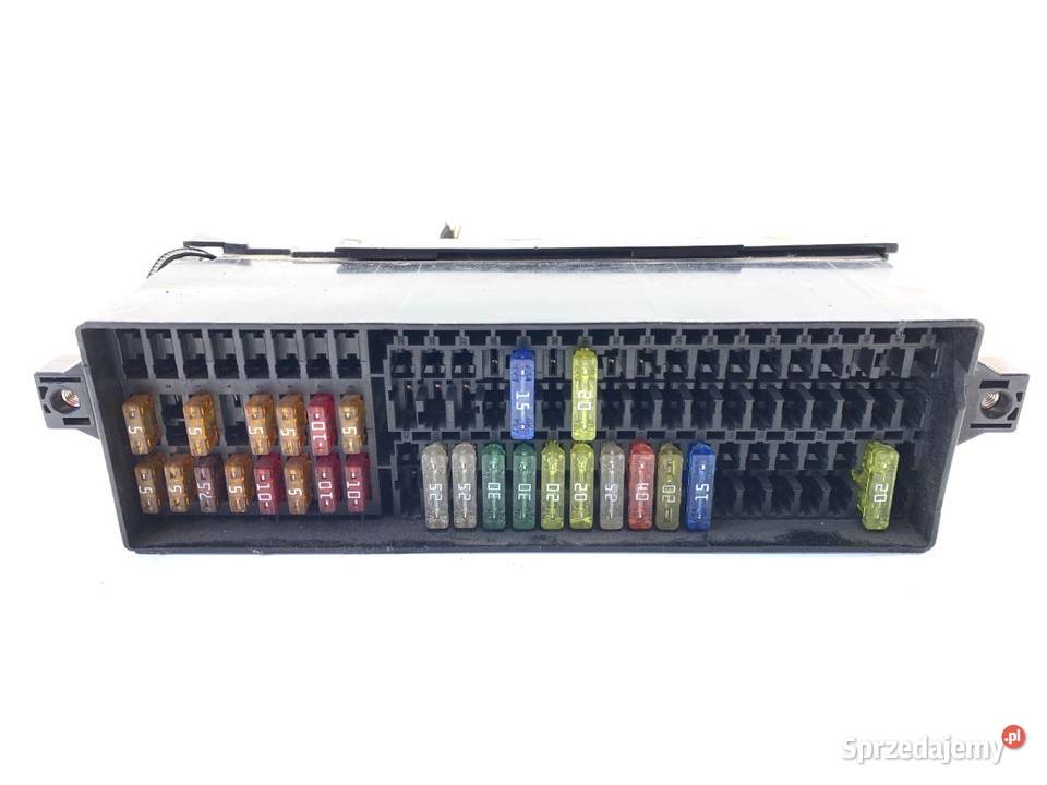 SKRZYNKA BEZPIECZNIKÓW VW TIGUAN SUV 0718 20 110 Skrzynki bezpieczników