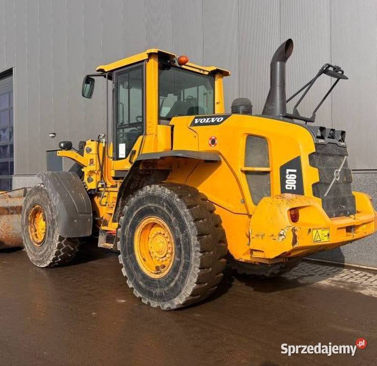Ladowarka kolowa Volvo L 90 G tez leasing sprzedam