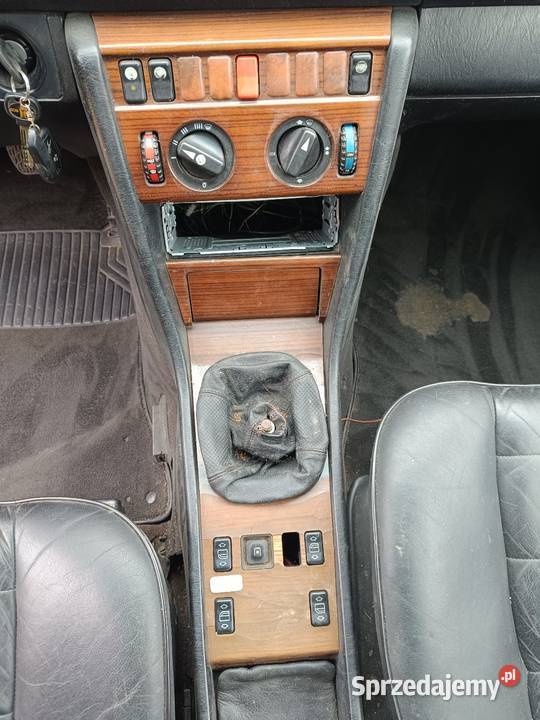 Mercedes c124 coupe wnętrze Samochody na części Biały Bór