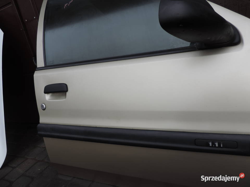 DRZWI PRAWY PRZÓD CITROEN SAXO 5D