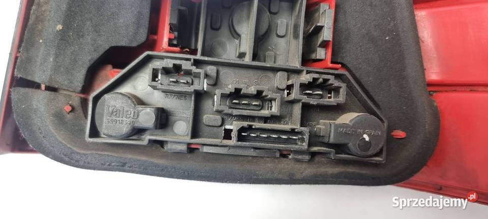 LAMPA LEWA TYŁ VOLKSWAGEN GOLF IV 1J6945095Q osobowe