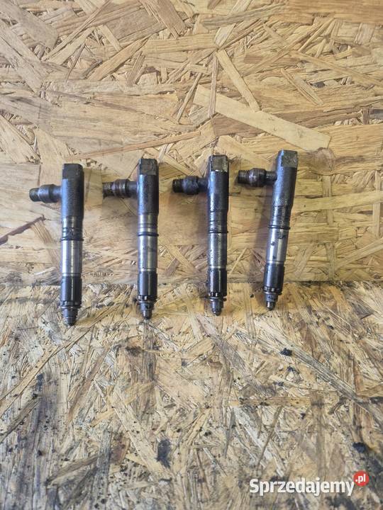 Wtryski Wtryskiwacze Silnika 4D98E 3ZSFB KOMATSU Tychy sprzedam