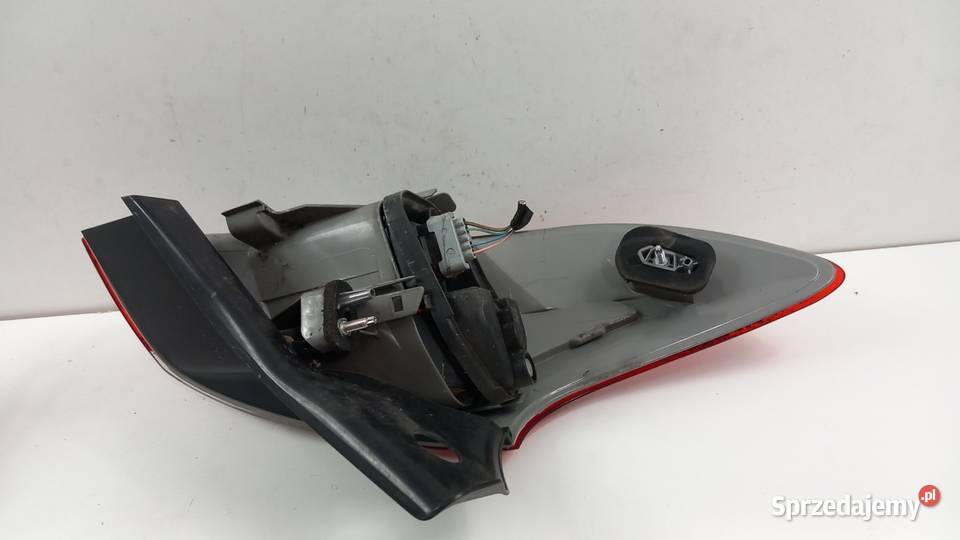 RENAULT MEGANE III HB LAMPA TYŁ PRAWA osobowe Zbierkowo sprzedam