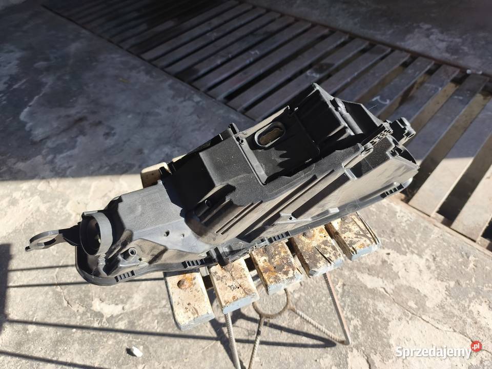 Puszka lewej lampy Audi A5 F5 8W6 941 033 E FULL osobowe małopolskie Wadowice