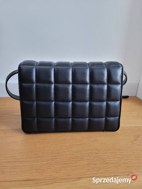 Czarna mała torebka na ramię pikowana Torby i torebki małopolskie Liszki