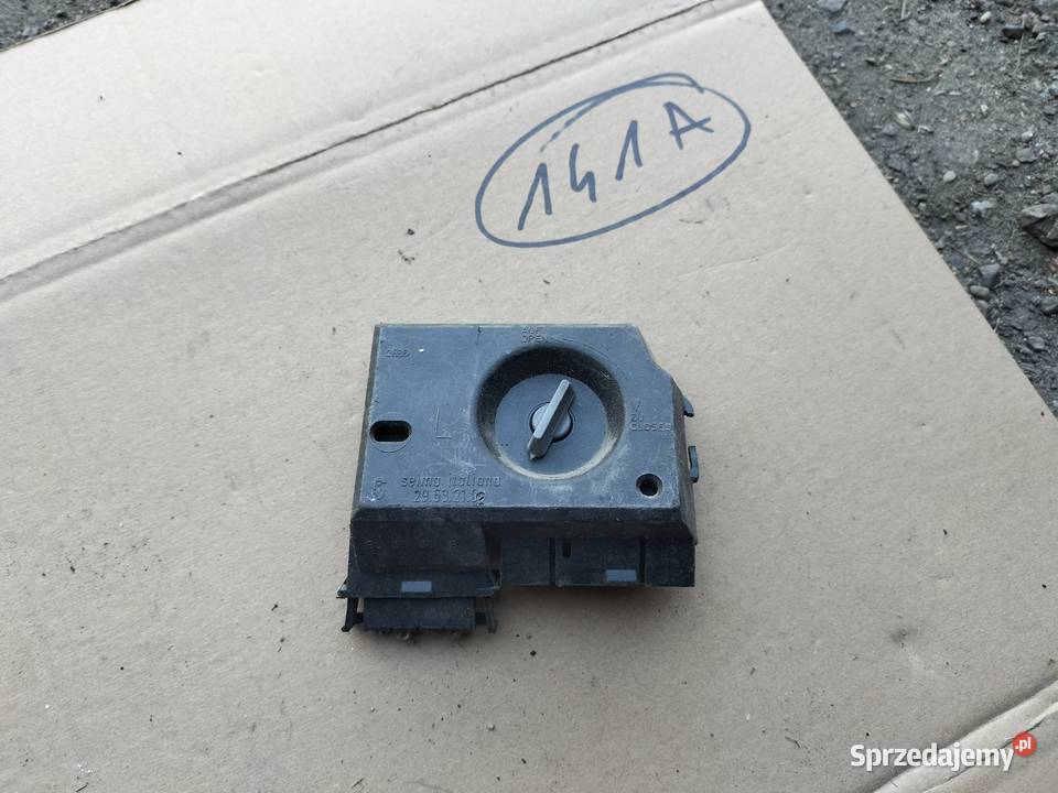 OPRAWKA GNIAZDO ŻARÓWKI LAMPY AUDI 80 B3 B4 Kamień-Kolonia