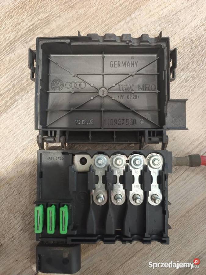 Skrzynka na bezpieczniki Golf 4 Piaseczno