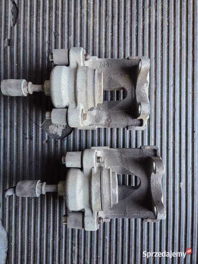 Tylne zaciski BMW E90