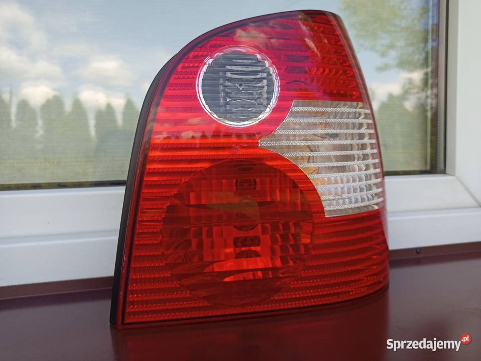 VW Polo IV 9N lampa tył tylna prawa wkład Lampy tylne