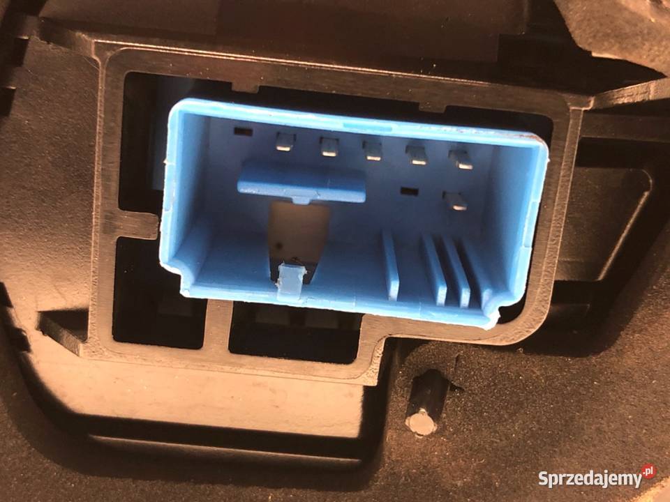 LAMPA TYŁ LEWA WEWNĘTRZNA VW PASSAT B8 3G9945307